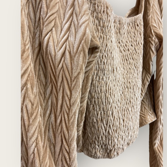 Sage the Label Crop - Picture 12 of 15